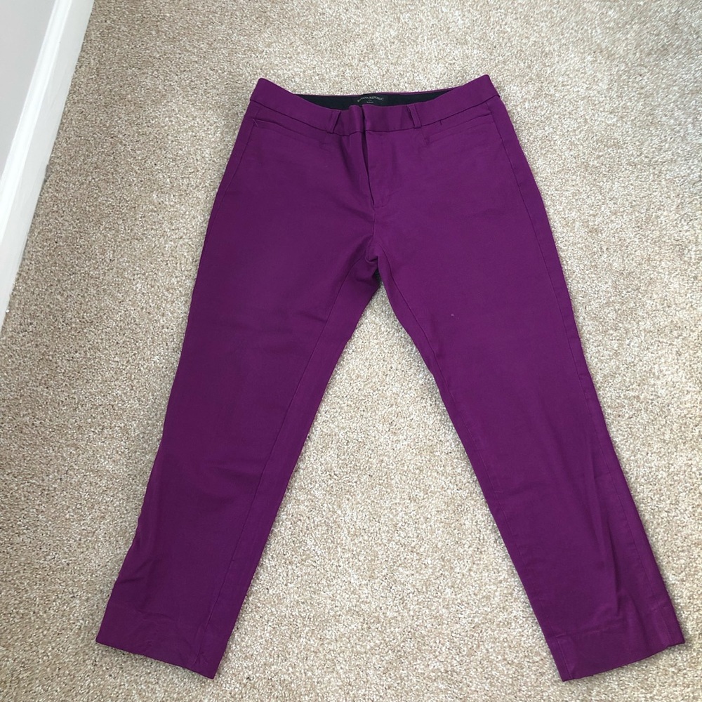 Women’s size 8 Banana Republic Sloan cropped pant.